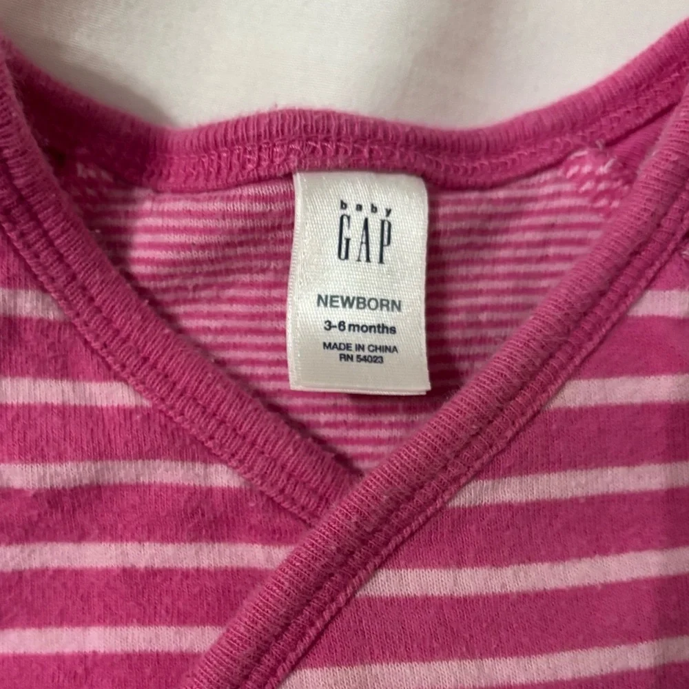 GAP baby button
